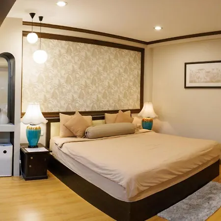 October Hostel Chiangmai Chiang Mai Exterior photo